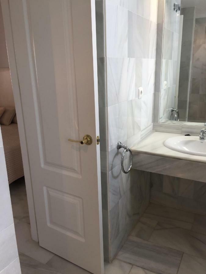 Beautiful 2 Bedroom Apartment @ Puerto Banus! Marbella Bagian luar foto
