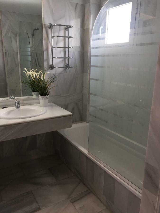 Beautiful 2 Bedroom Apartment @ Puerto Banus! Marbella Bagian luar foto