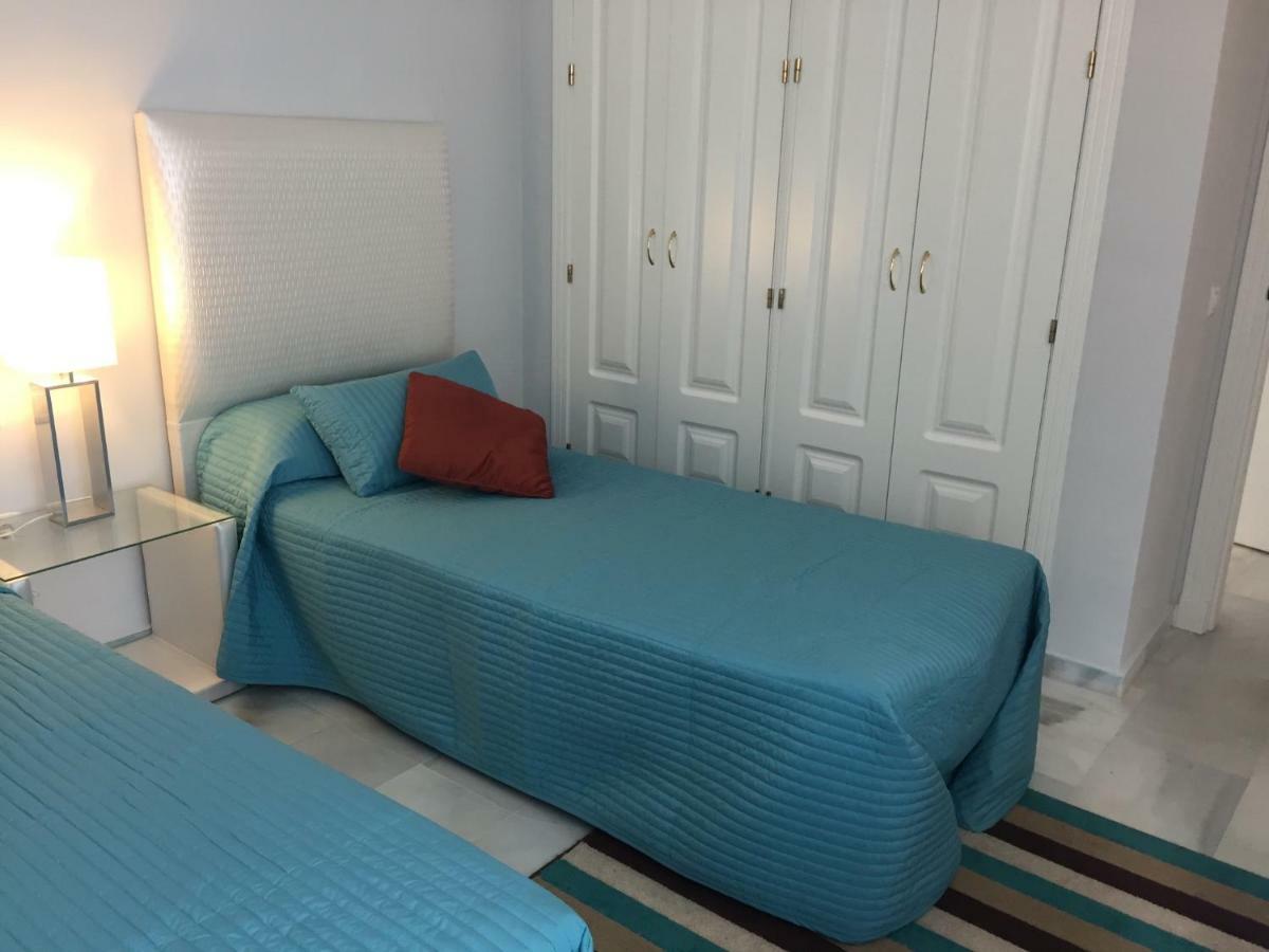 Beautiful 2 Bedroom Apartment @ Puerto Banus! Marbella Bagian luar foto